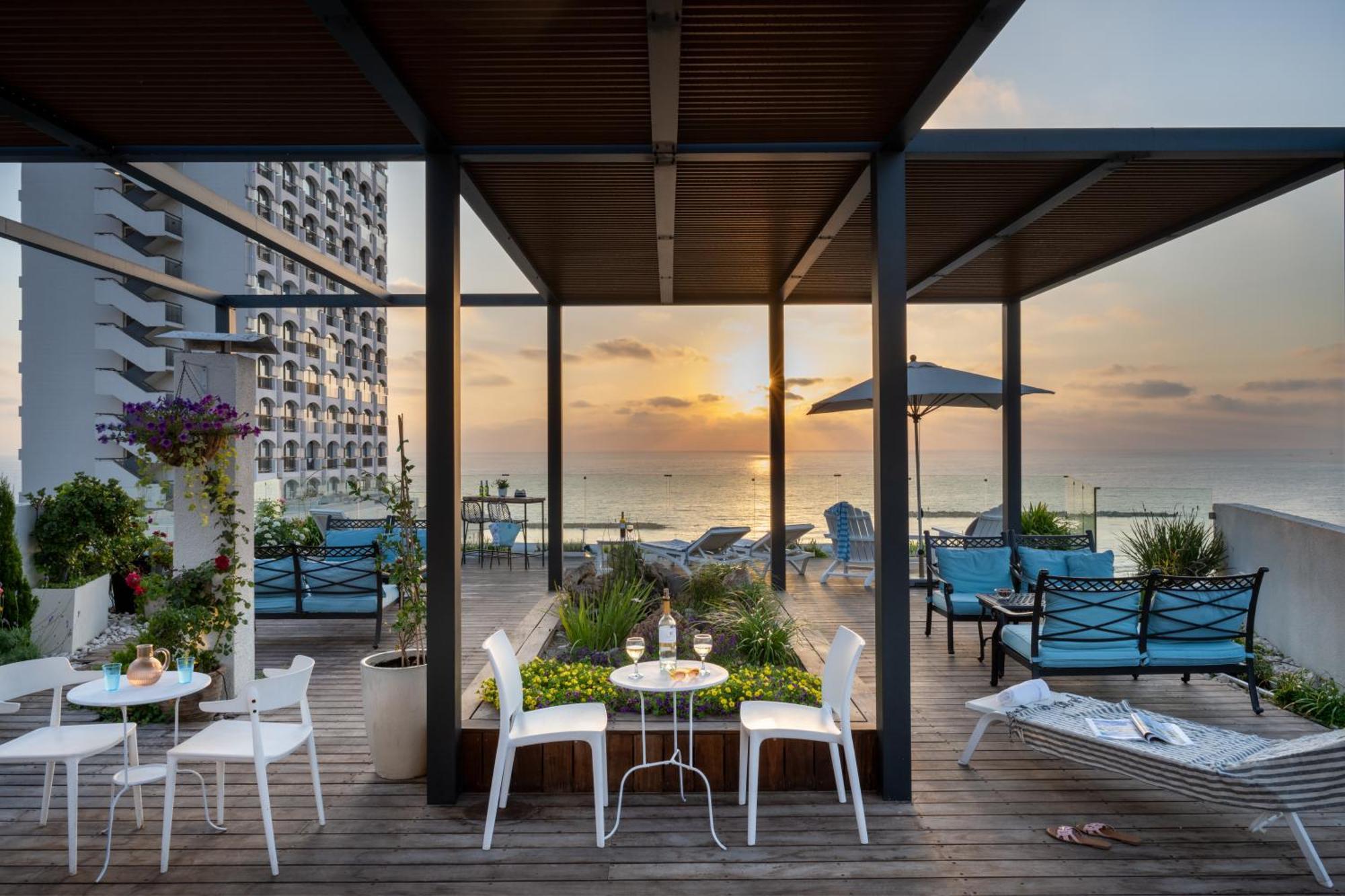 Maxim Design Hotel 3 Star Superior Тел Авив Екстериор снимка
